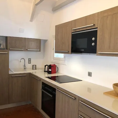 Lina * Mentone